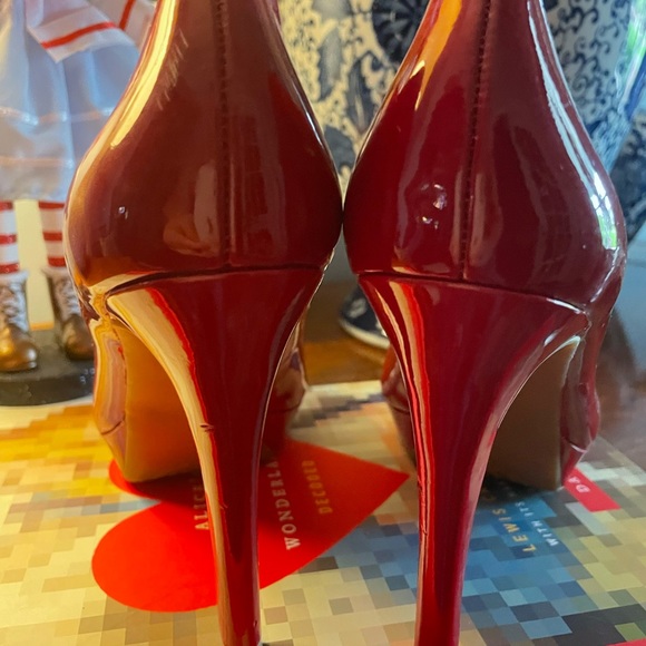 Gianni Bini 7 1/2 Royal Red Heels - Picture 3 of 8